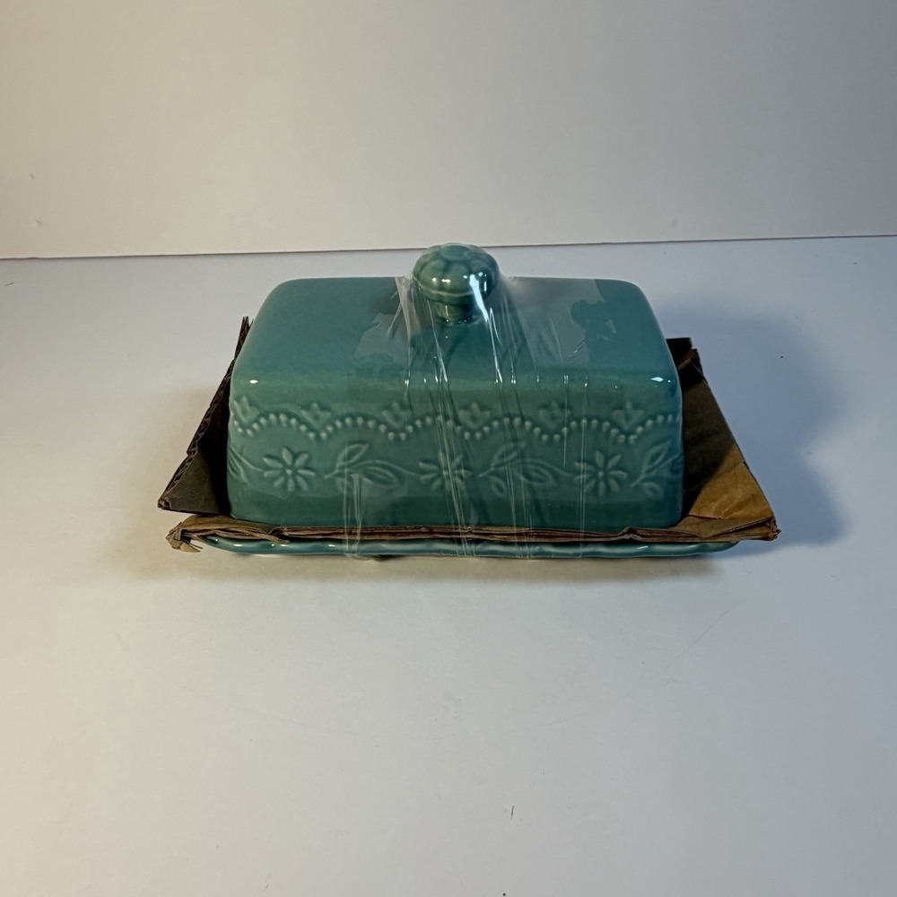 New Pioneer Woman Toni Teal Stoneware Butter Dish With Scallop Design